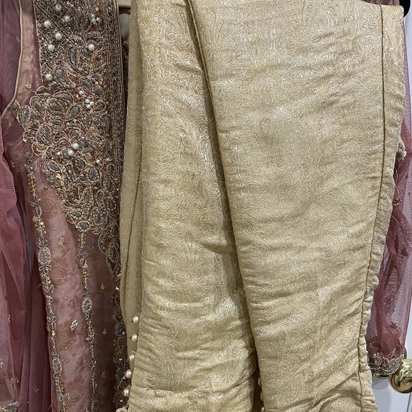 PAKISTANI WEDDING WEAR DESIGNER OUTFIT - Picture 4 of 8